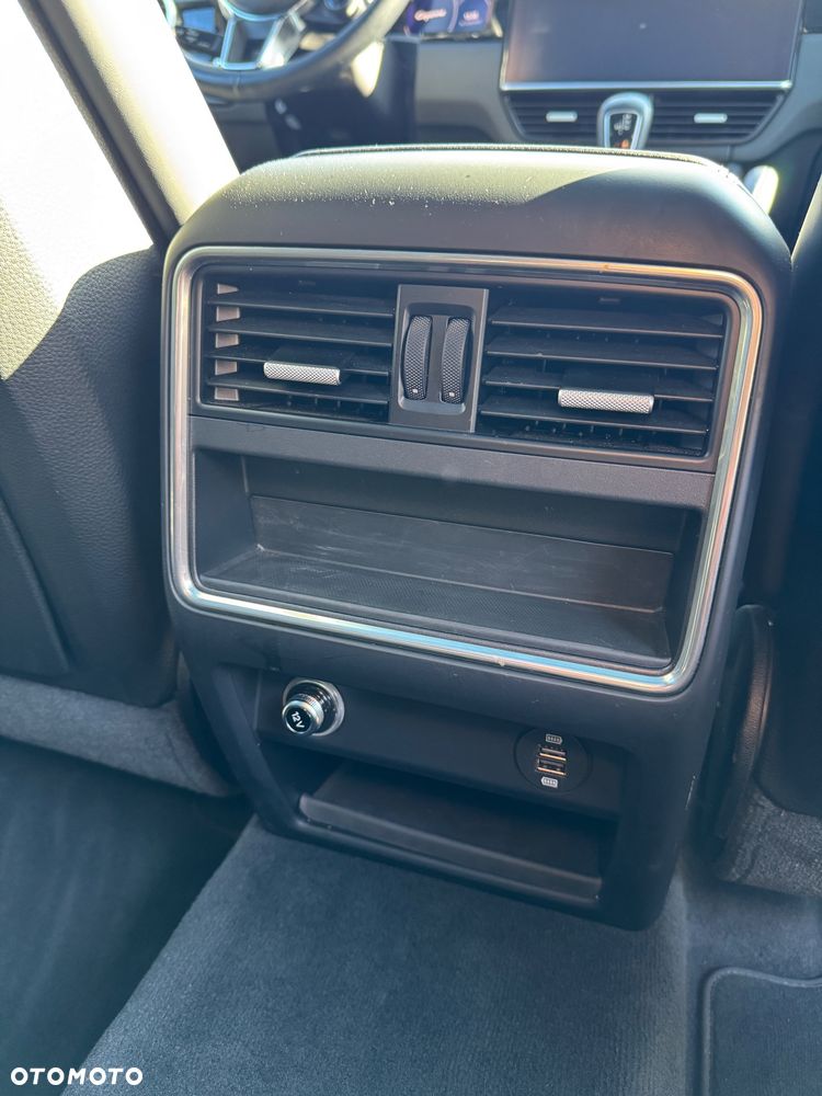 Porsche Cayenne - 25