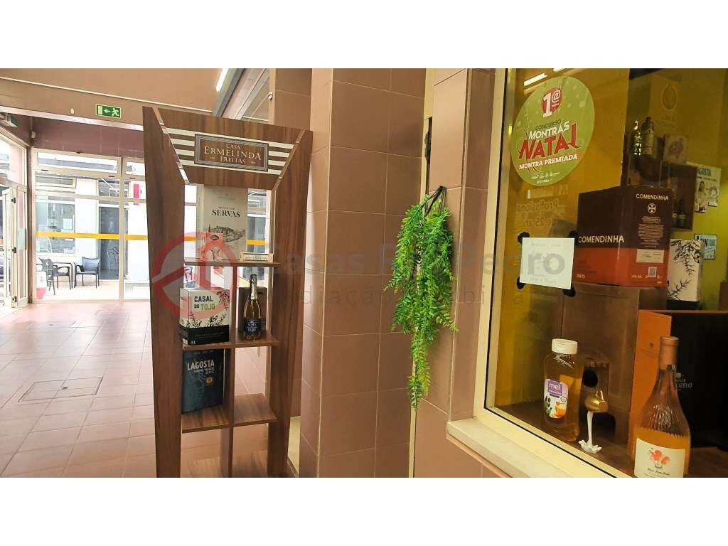 Loja/Garrafeira em Funcionamento no Mercado Municipal da Quinta do ... - Grande imagem: 5/17