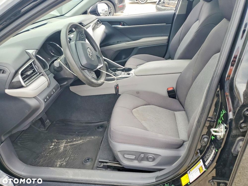 Toyota Camry - 8