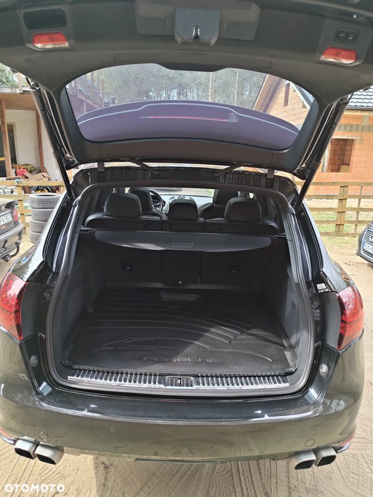 Porsche Cayenne Turbo Tiptronic S - 27