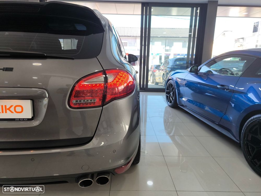 Porsche Cayenne - 8