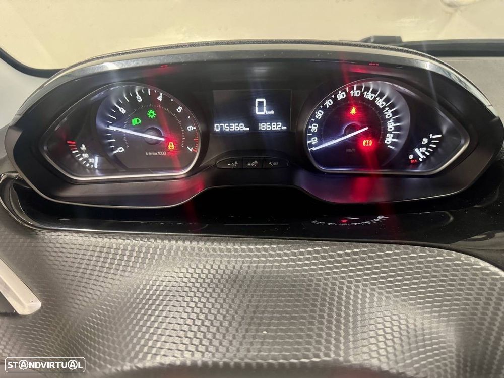 Peugeot 2008 1.2 PureTech Style - 11