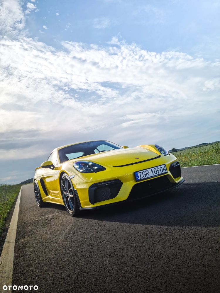 Porsche 718 Cayman GT4 - 1