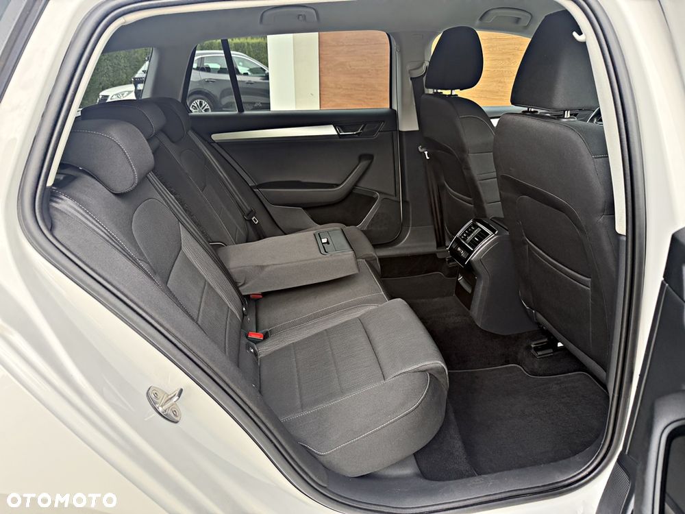 Skoda Superb 2.0 TDI DSG Style - 17