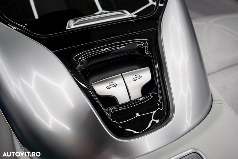 Mercedes-Benz SL Maybach 680 Monogram Series - 15