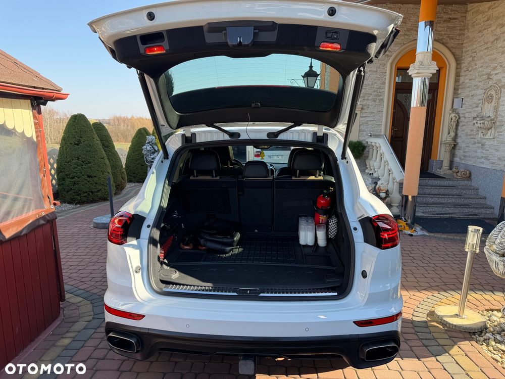 Porsche Cayenne Platinum Edition - 11