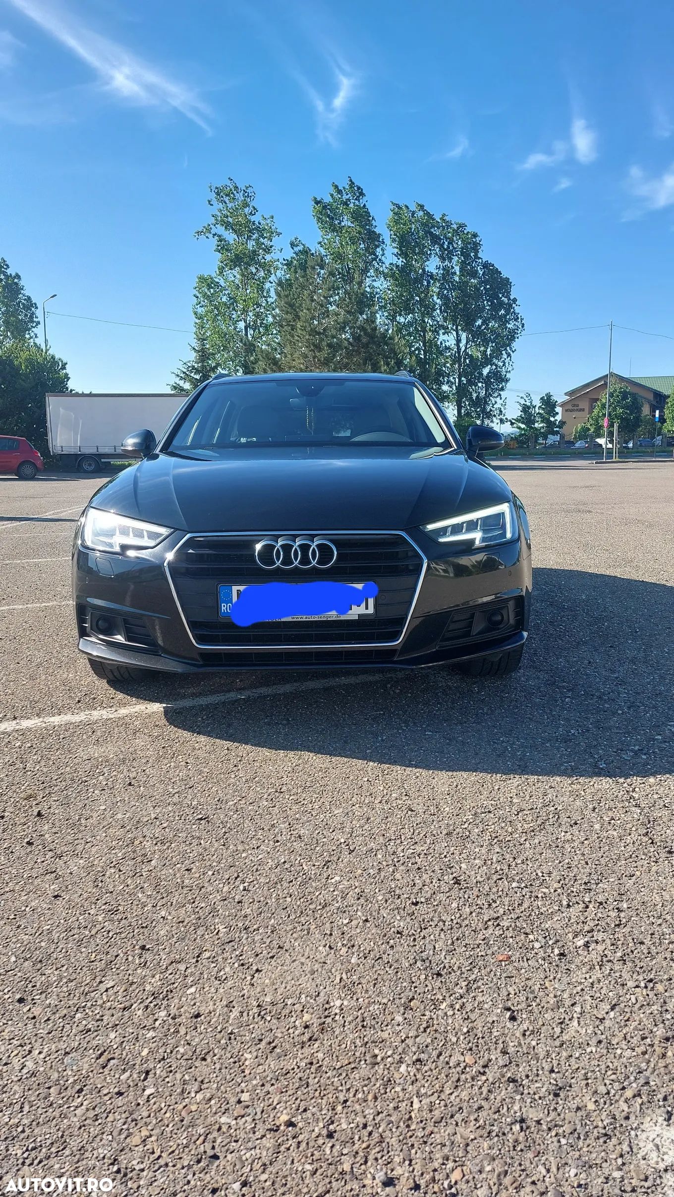 Audi A4 2.0 TDI S tronic - 1