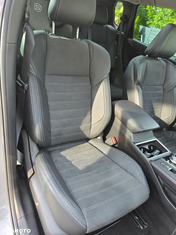 Mitsubishi Outlander - 32