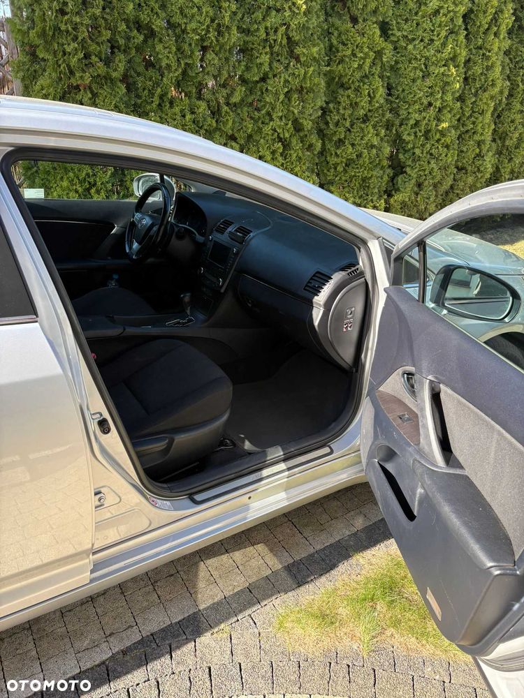 Toyota Avensis - 6