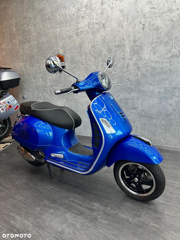 Vespa GTS - 2