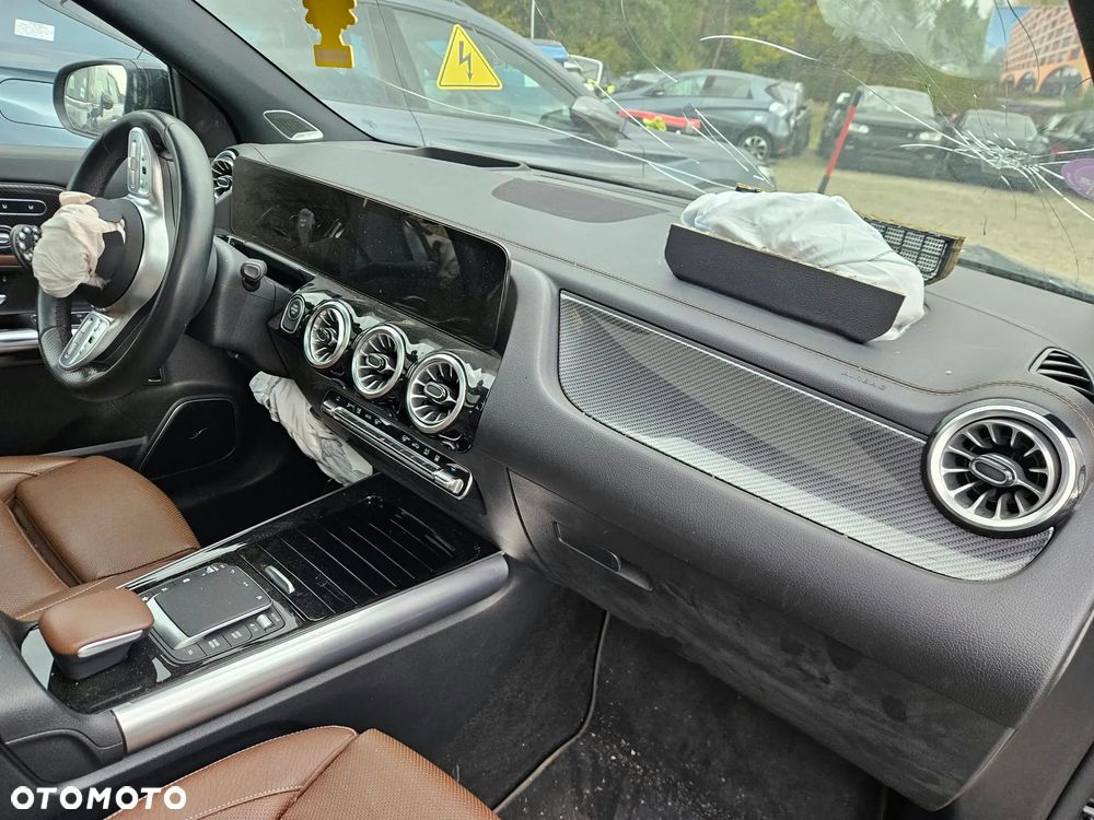 Mercedes-Benz GLA 250 e 8G-DCT AMG Line Advanced Plus - 30