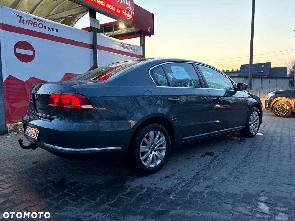 Volkswagen Passat 1.6 TDI DPF BlueMot Comfortline - 10