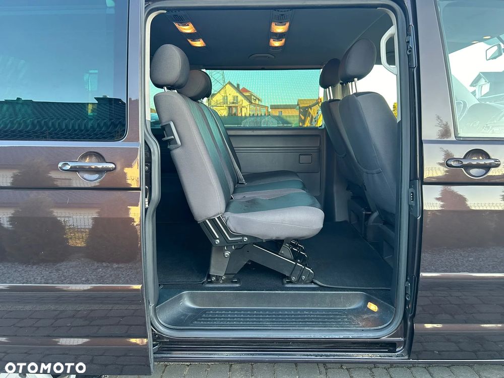 Volkswagen Caravelle - 18