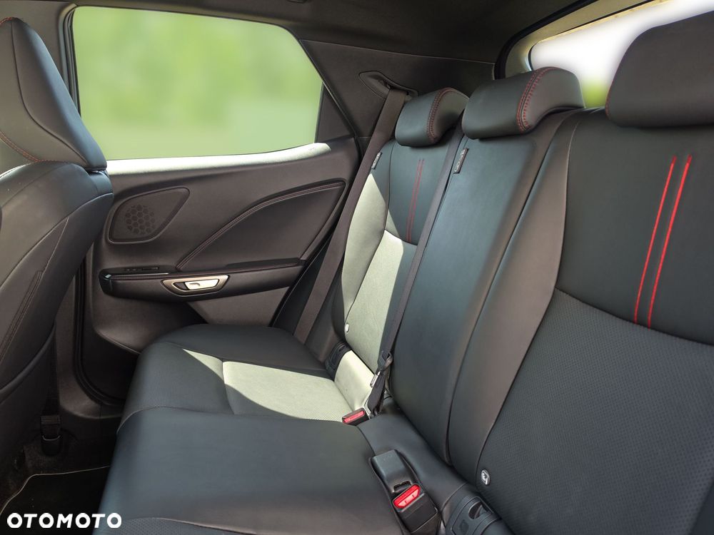 Lexus LBX 1.5 Hybrid Emotion - 24