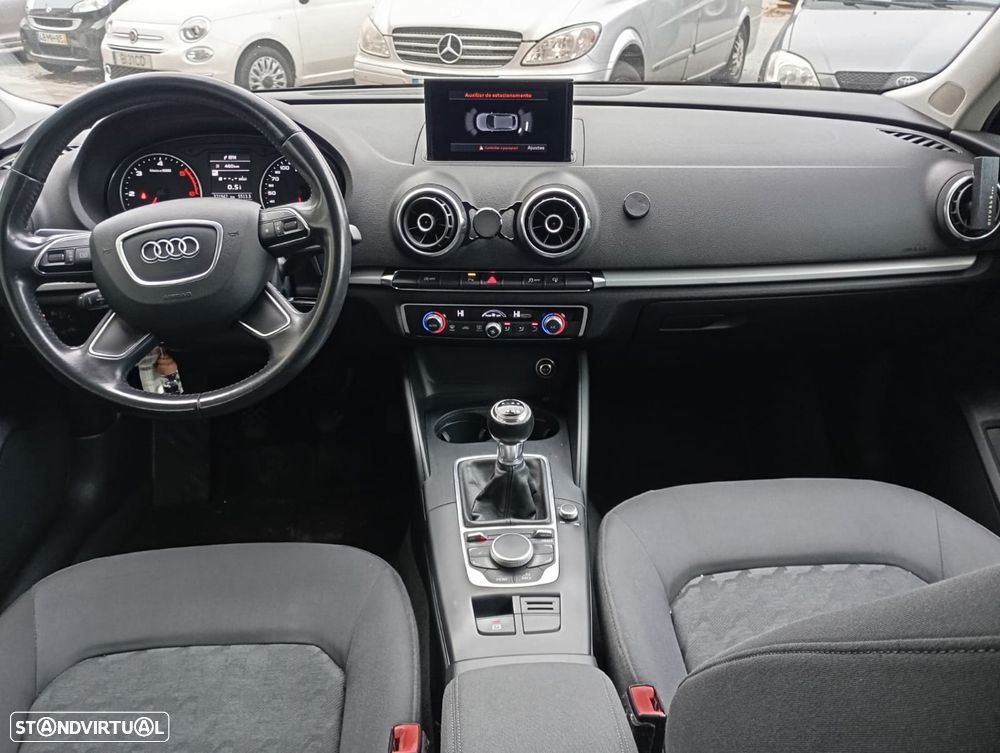 Audi A3 Sportback 1.6 TDI ultra Attraction - 6