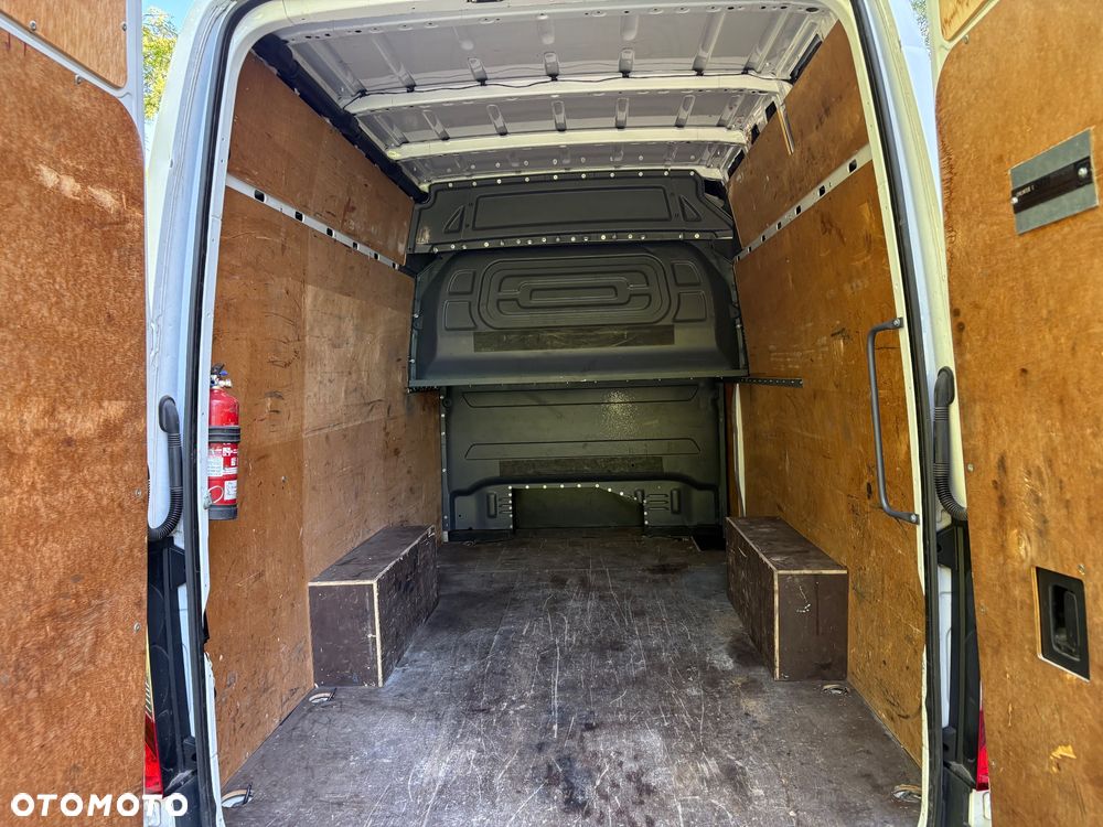 Mercedes-Benz Sprinter - 22
