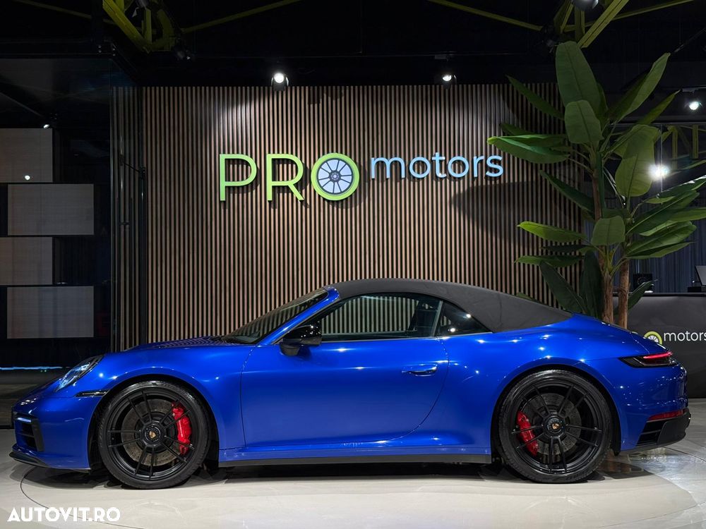 Porsche 911 Carrera 4 GTS PDK - 14