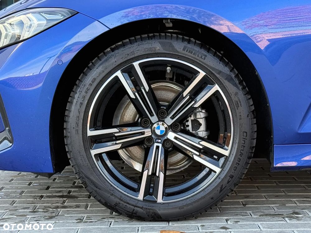 BMW Seria 3 318i M Sport - 11