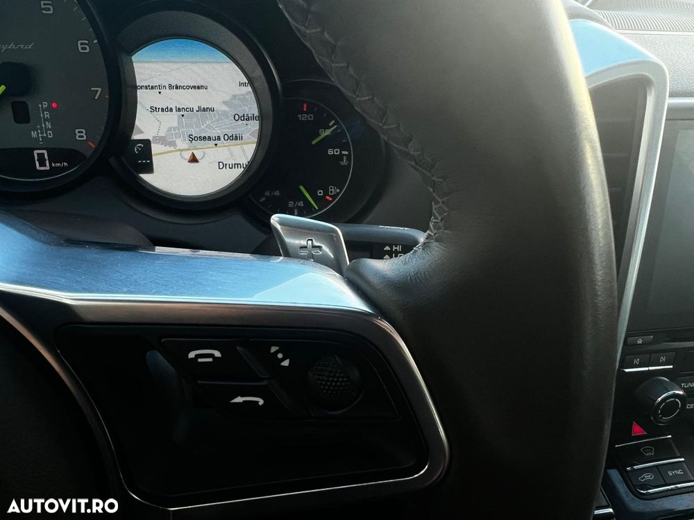 Porsche Cayenne - 23