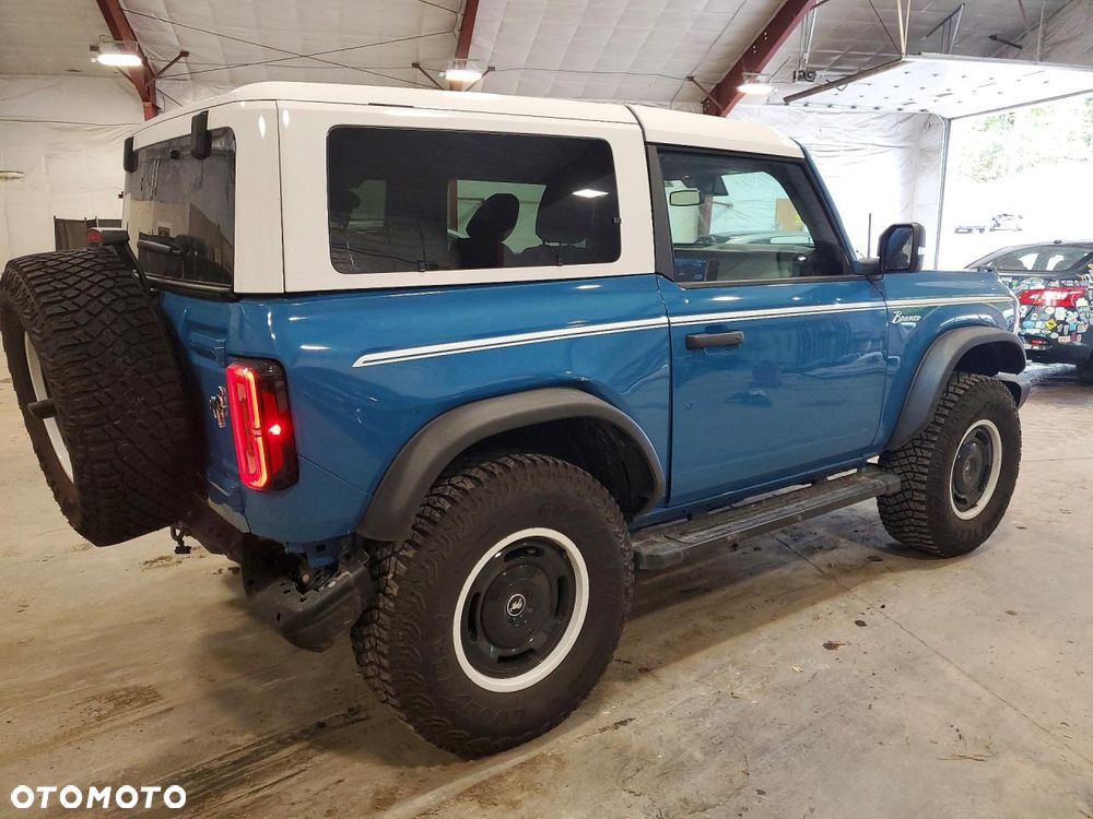 Ford Bronco - 4