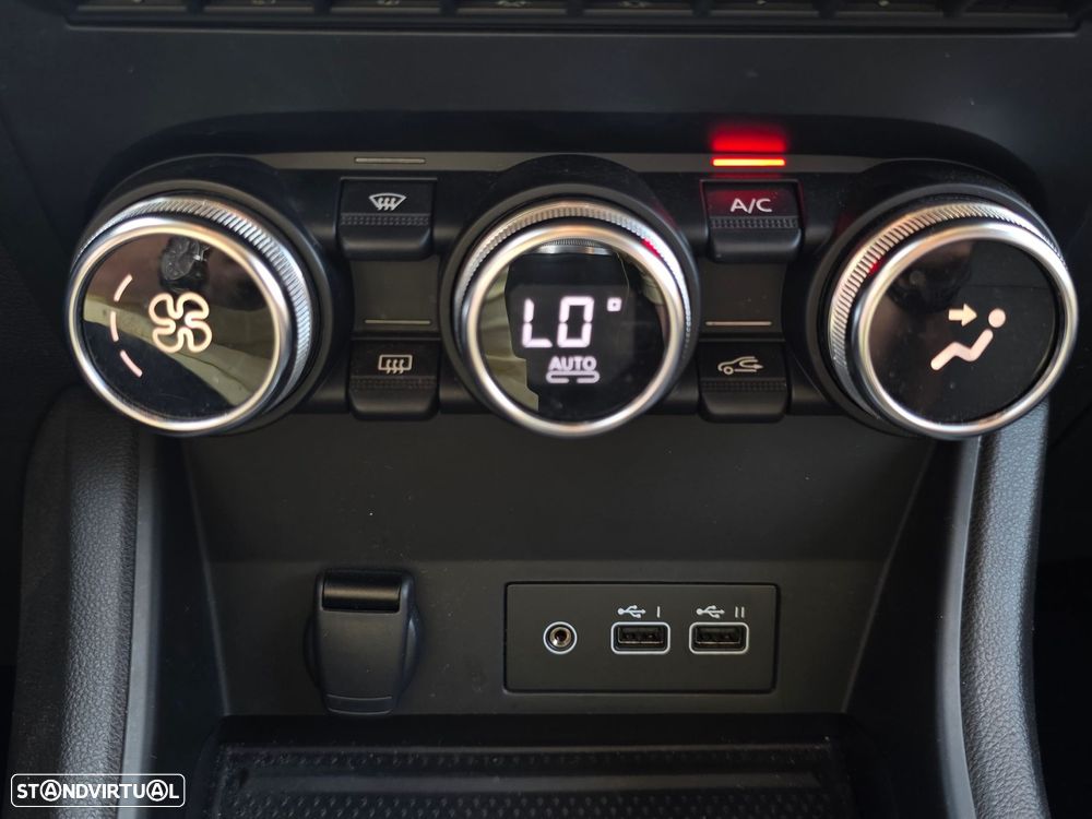 Renault Captur 1.0 TCe Techno Bi-Fuel - 25