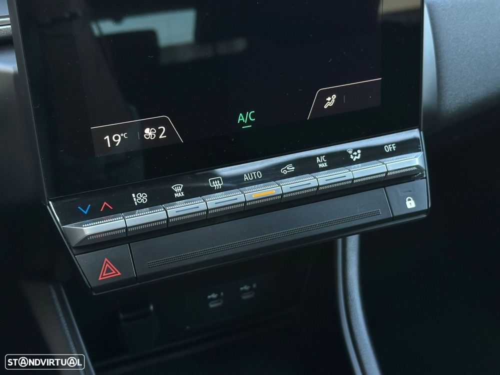 Renault Captur 1.0 TCe Techno Bi-Fuel - 26