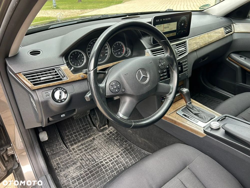 Mercedes-Benz Klasa E 200 CDI DPF BlueEFFICIENCY Automatik Elegance - 11