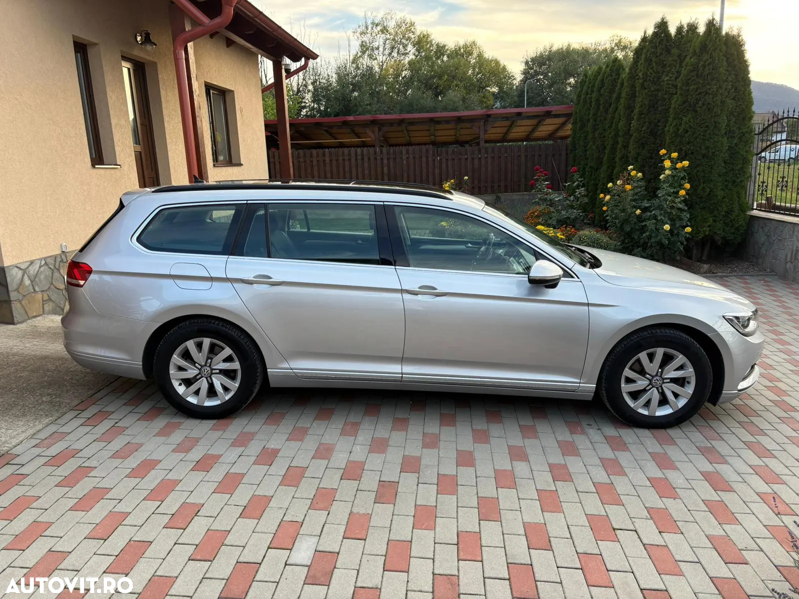 Volkswagen Passat Variant 2.0 TDI (BlueMotion Technology) Comfortline - 4