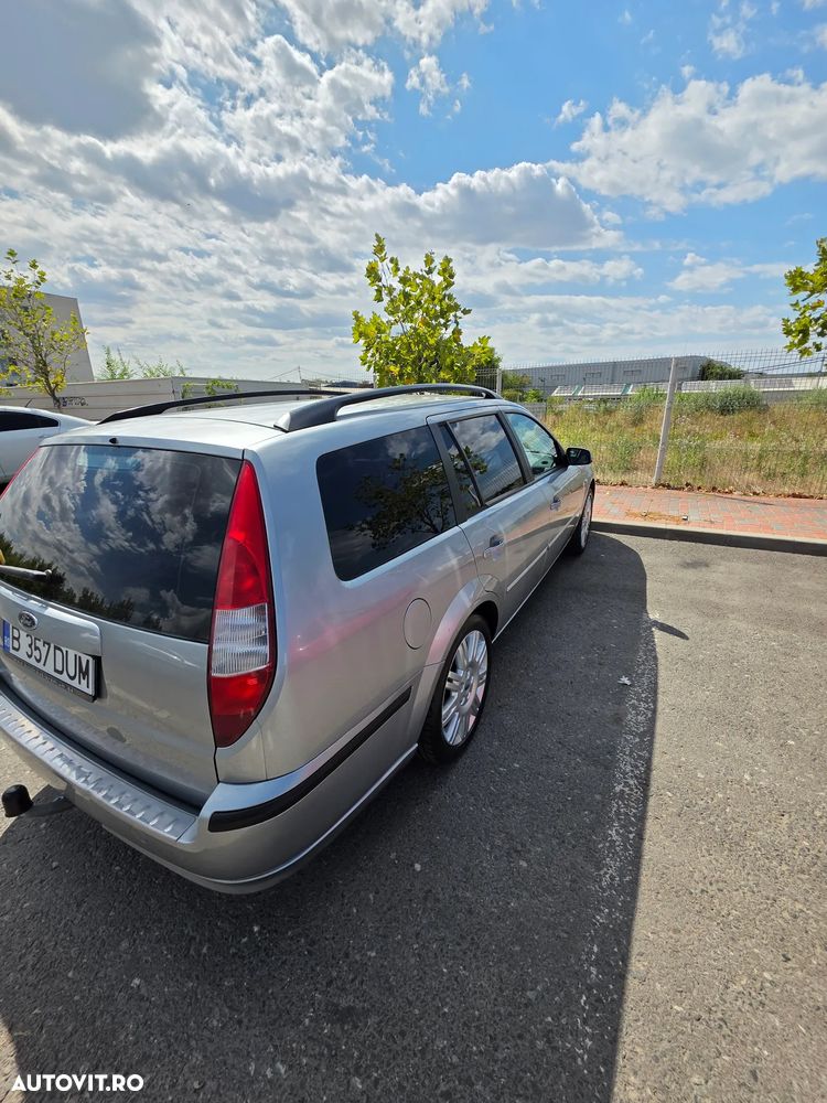 Ford Mondeo Wagon 1.8 Trend - 24