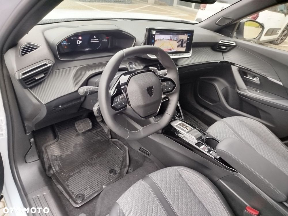 Peugeot 2008 - 11