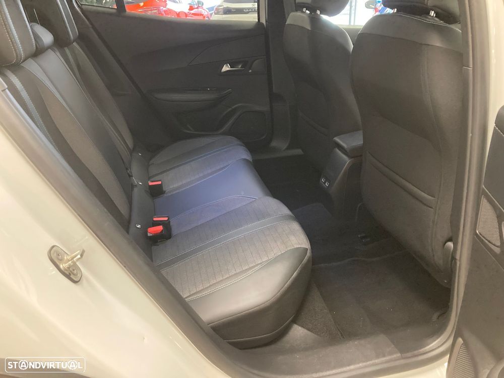 Peugeot 2008 1.2 PureTech Active Pack - 28