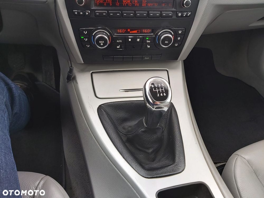 BMW Seria 3 320d DPF Efficient Dynamics Edition - 29