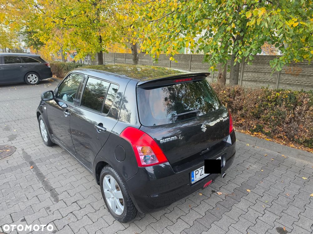 Suzuki Swift 2009 photo 3