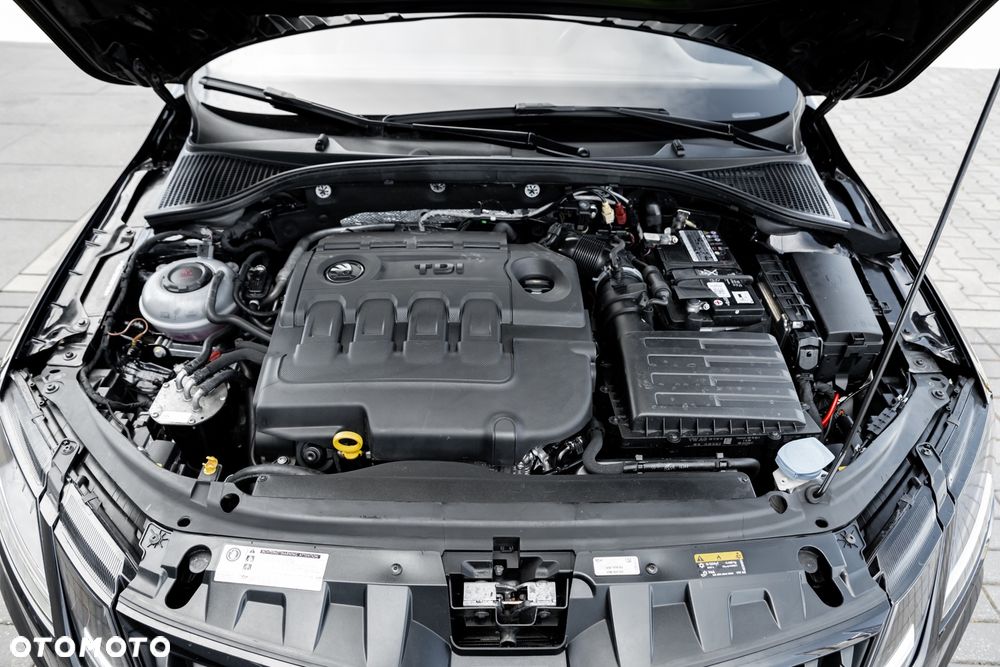 Skoda Octavia 2.0 TDI 4x4 DSG RS - 40