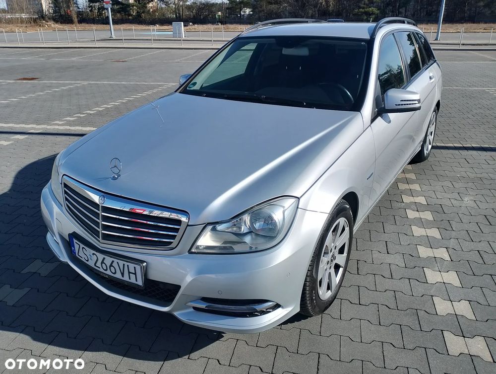 Mercedes-Benz Klasa C 180 CGI BlueEff Avantgarde - 3