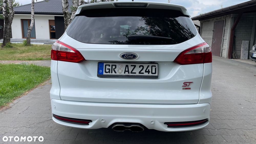 Ford Focus 2.0 EcoBoost ST mit Leder-Sport-Paket - 6