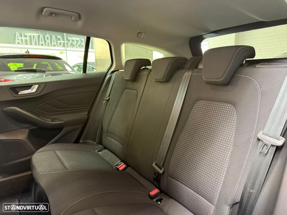 Ford Focus SW 1.5 TDCi EcoBlue Business - 42