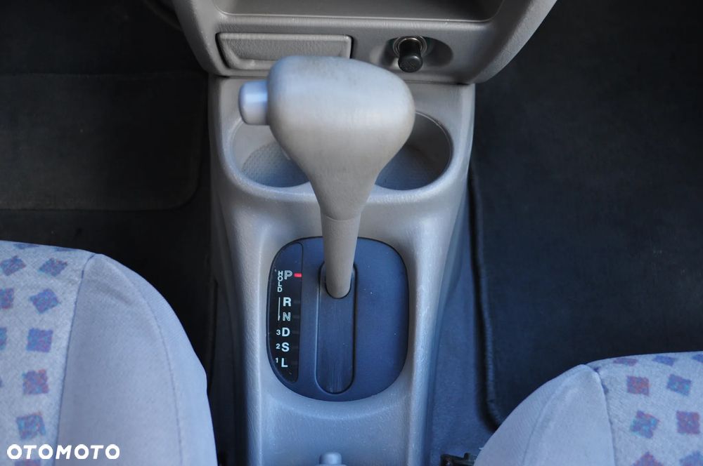 Mazda Demio - 18