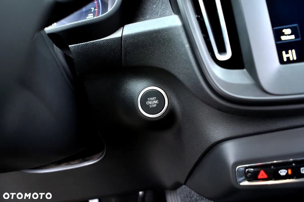 Volvo XC 40 T2 Momentum Pro - 36