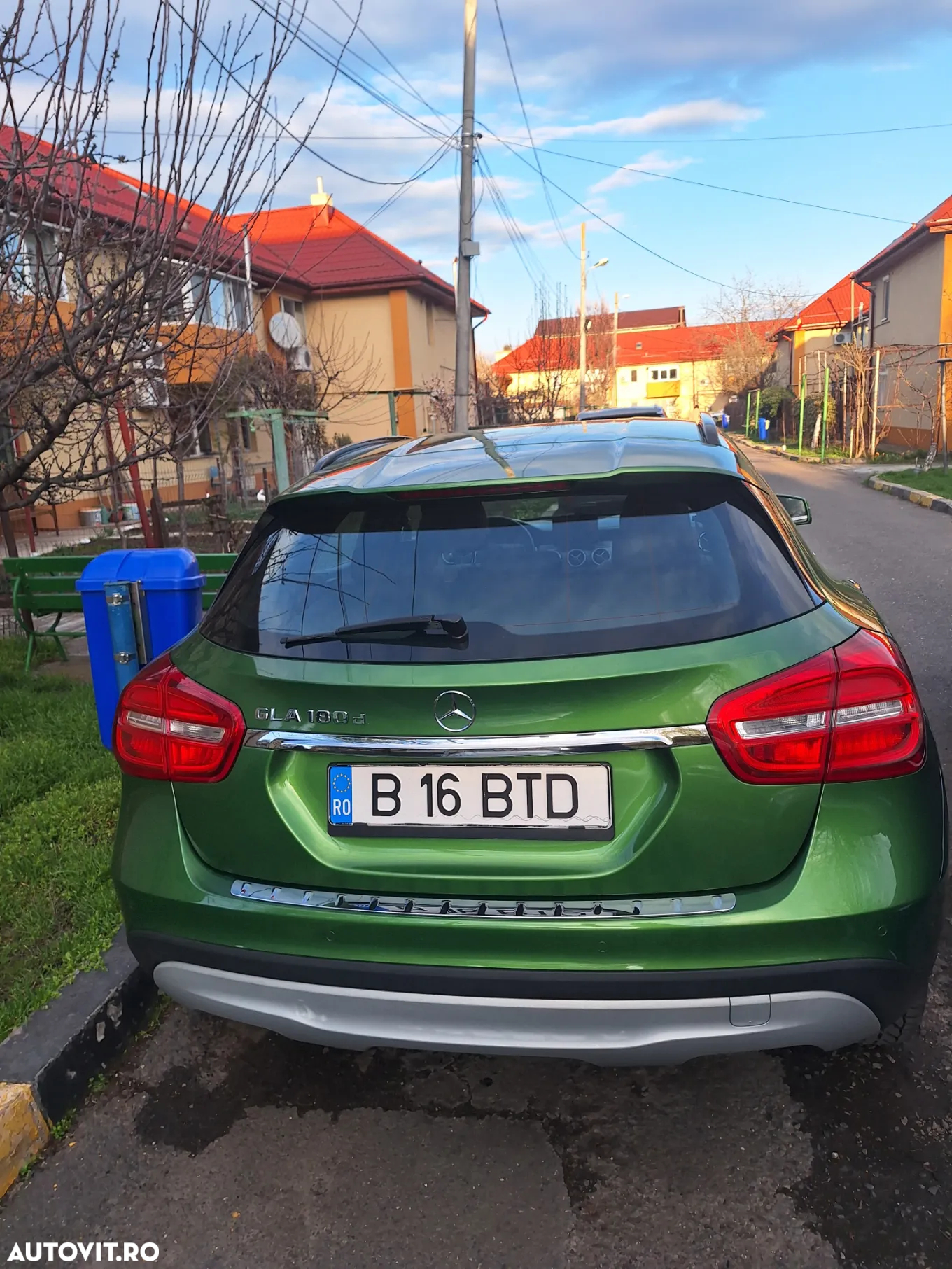 Mercedes-Benz GLA - 8