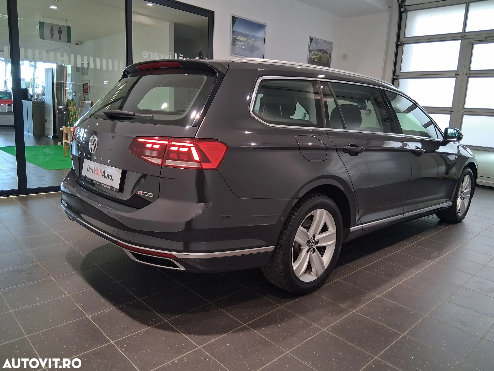 Volkswagen Passat Variant 2.0 TDI DSG Highline - 6