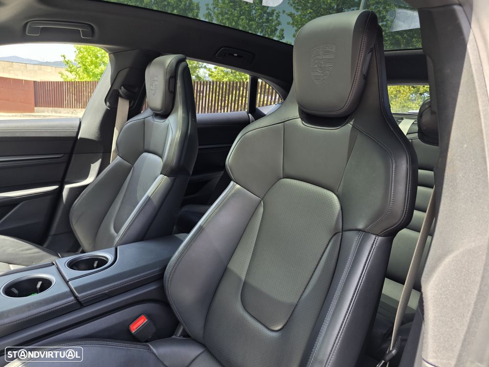 Porsche Taycan Sport Turismo - 30