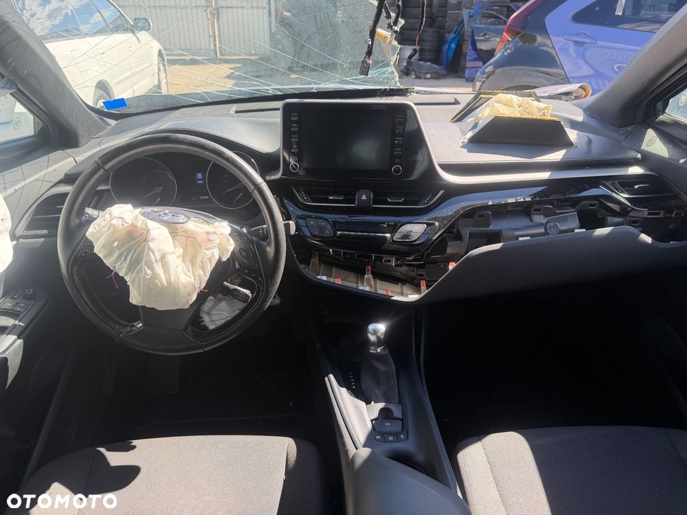 Toyota C-HR - 16
