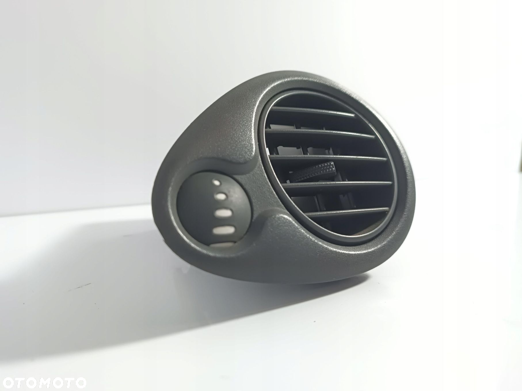 CLIO 3 III 05-12 KRATKA KRATKI NAWIEWU POWIETRZA PRAWA PASAŻERA 220410 - 3