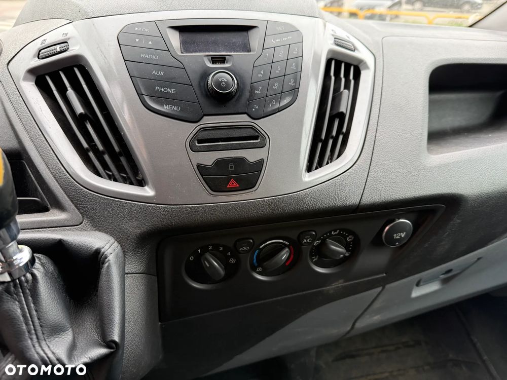Ford TRANSIT CUSTOM - 11