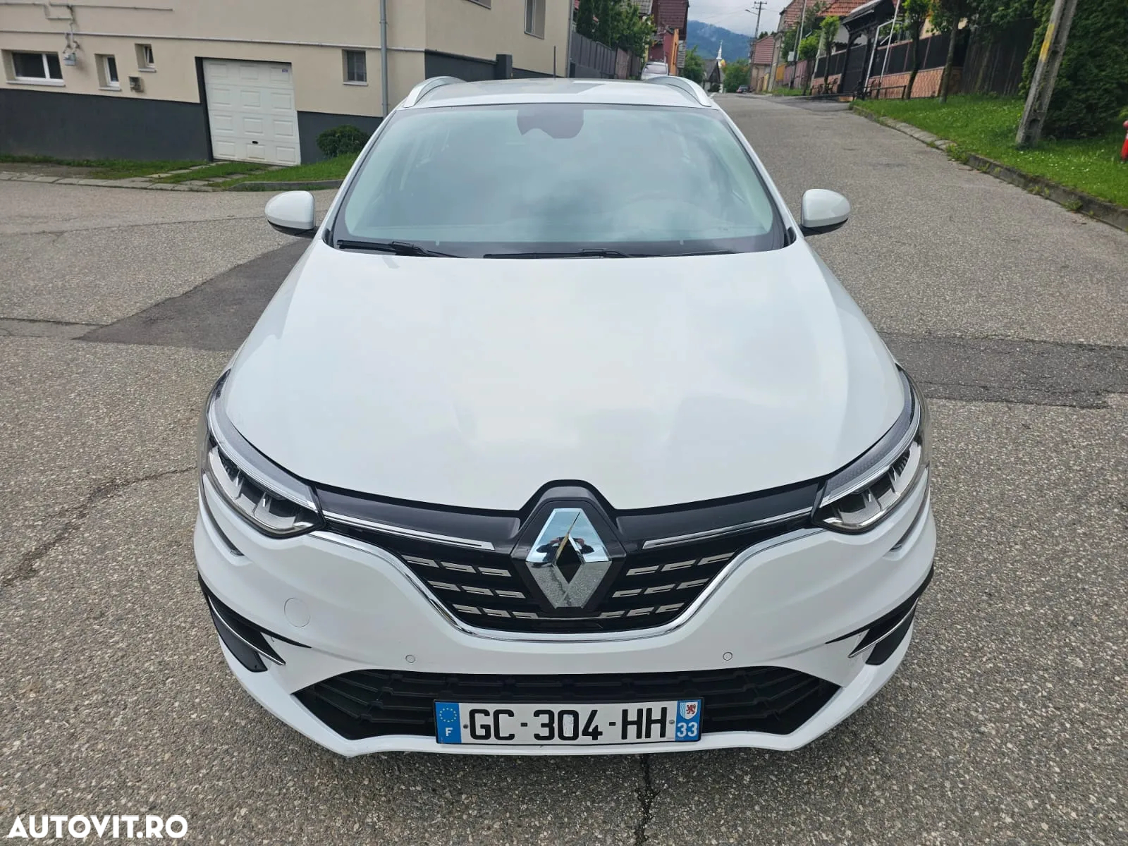 Renault Megane Grandtour E-TECH Plug-in 160 BUSINESS EDITION - 2