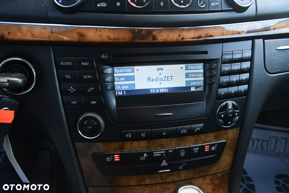 Mercedes-Benz Klasa E - 24