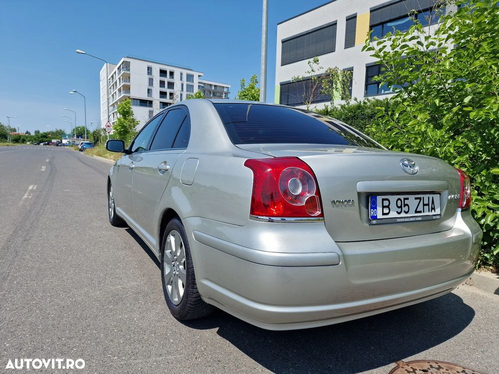 Toyota Avensis - 10