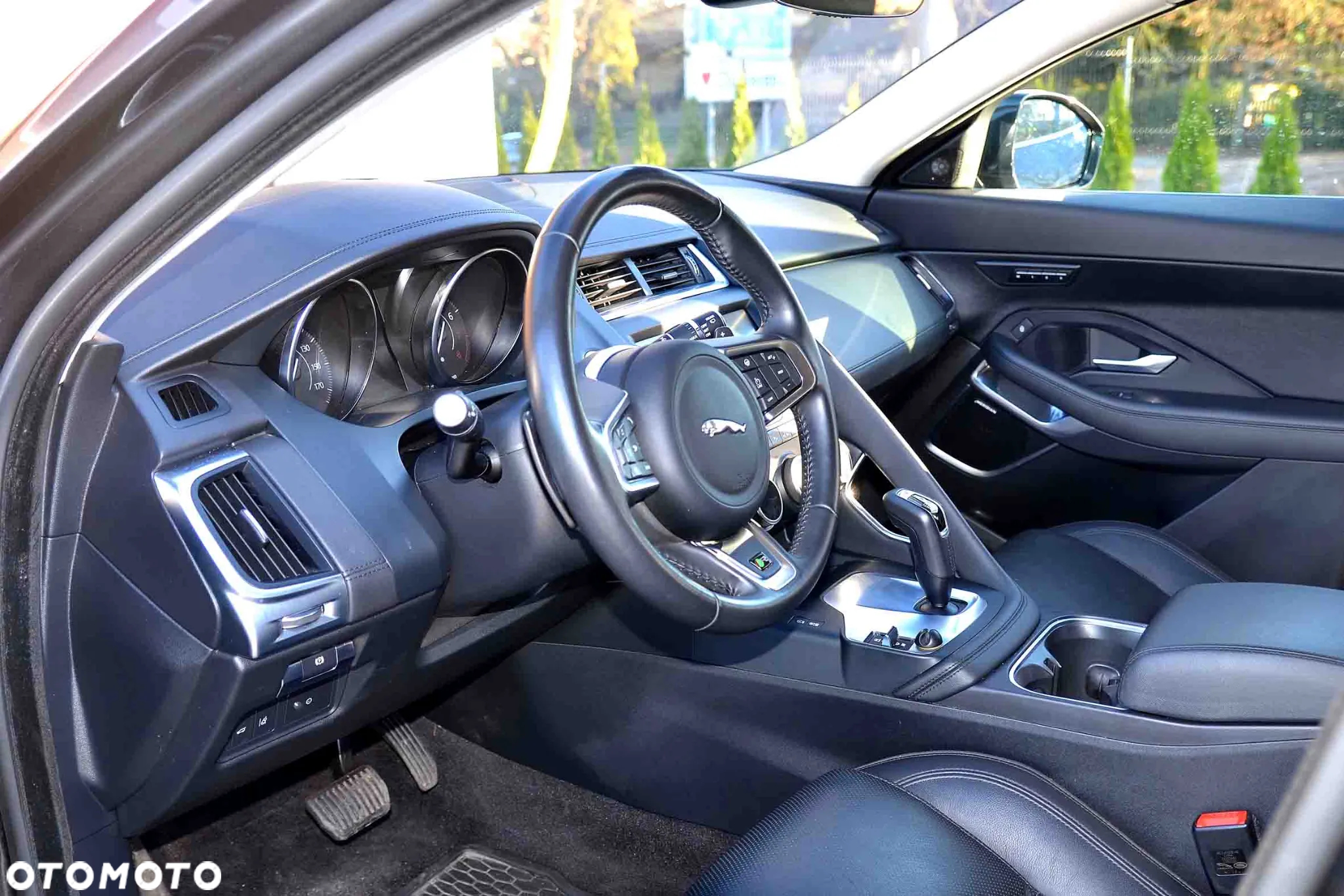 Jaguar E-Pace - 13