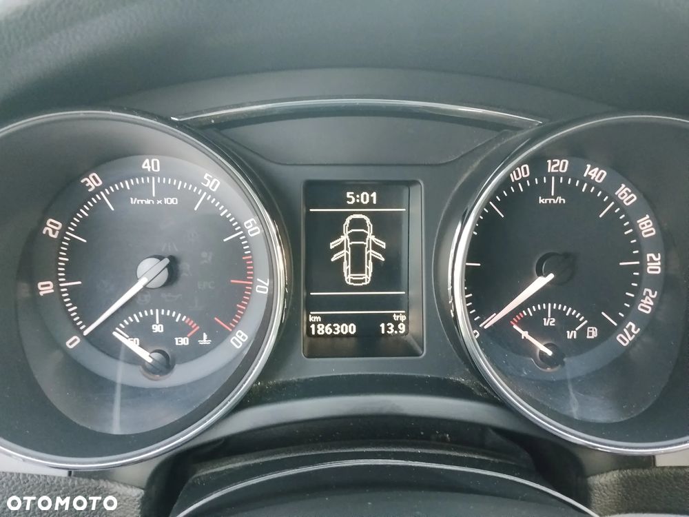 Skoda Superb 1.8 TSI Elegance DSG - 27